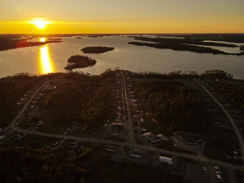 Neskantaga, ON, Attawapiskat Lake