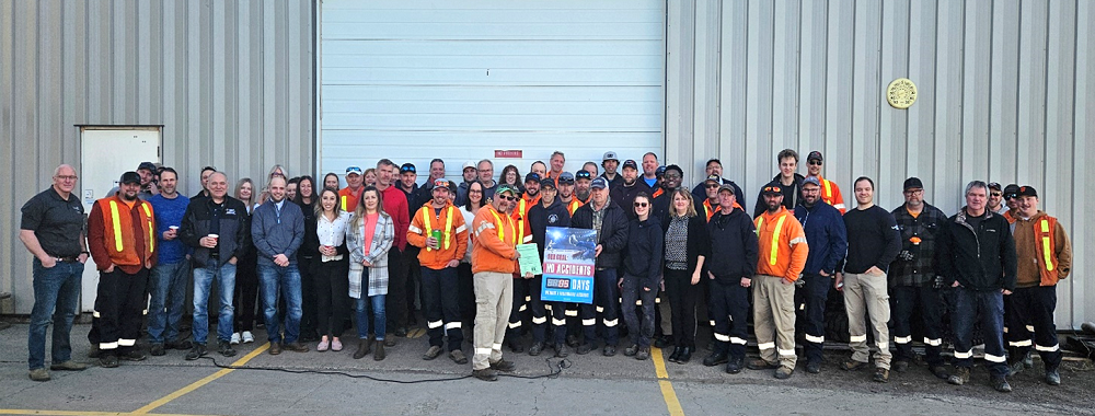 Hydro One Remotes staff celebrate 1000 days accident free in April 2024.